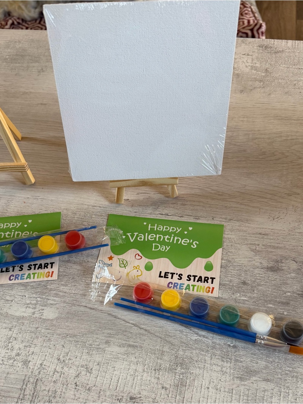 Attention Teachers Valentine's Day Kids Paint Kit with Easel - Assorted Colors